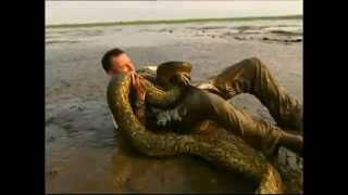 Man Fights and Defeats Anaconda