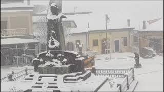 La neve e il fascino di Monteleone di Puglia