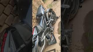 Bajaj Rs200 VS Meteor350 Road Accident build quality#royalenfield#meteor350 #rs200#supermeteor650