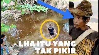 DULU SANGAT VIRAL SEKALI..... BAPAK ODGJ MASUK SUNGAI LARI KEHUTAN DIKEJAR SEKAMPUNG