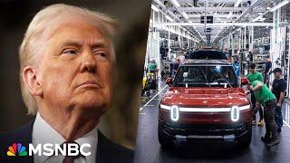 'He doesn't know what he's doing': Trump delays Canada, Mexico tariffs for automakers