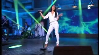 Anggun singing White and Black Blues @ Du côté de chez Dave (May 17, 2015)