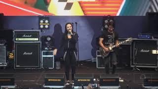 KILLING ME INSIDE feat AIU- biarlah+jangan pergi LIVE