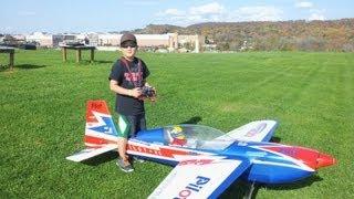 10 Year Old Justin Jee - Pilot-RC 35% Extra 300 Flight - 2012-10-21