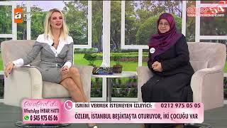 Esra Erol Yırtmaçlı Mini Elbise İtalyan Oturuş Bacak Frikikleri