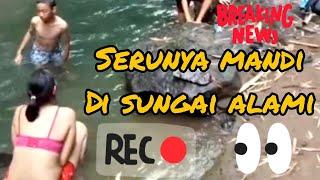 serunya mandi di sungai