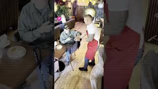 Quick Thinking Veteran Stops a Waiter’s Sneaky Move! #shorts