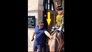 OMG! AS KINGS GUARD PULL THE REINS, IDIOT DID THIS | LONDON HORSE | #horseguards  #kingsguard