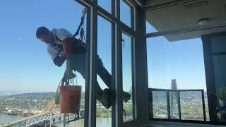 【蜘蛛侠来我家擦玻璃啦】温哥华高层住宅物业清洁服务 Spiderman Visits!