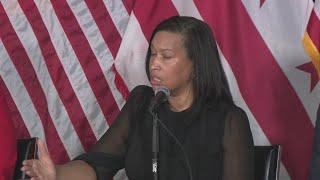 DC mayor announces new career hub for federal workers