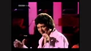 Tom Jones vs. Jim Carrey "Delilah"