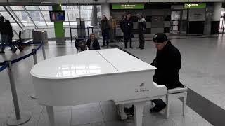 Thomas Krüger – Crazy Piano Medley of Falco Songs At Dormund Airport – (Out of The Dark + Amadeus)