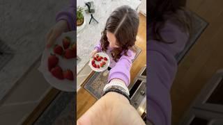 Chocolate covered strawberries  #fypageシ #fypage #tiktok #tiktoktrending #snack #trending #food