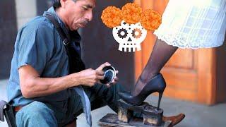  LA CATRINA getting a HEEL SHINE!  Street Shoe Shine By Tomas El Buki   Mexico City ASMR SOUNDS