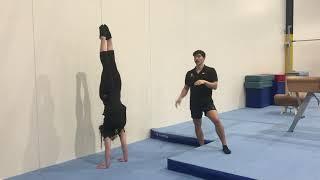 Adults gymnastics - Press to handstand