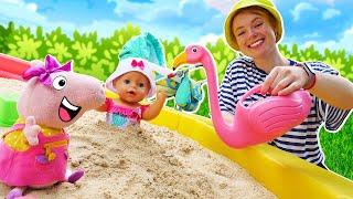 Spielzeug Video mit Peppa Wutz und Baby Born Puppen. Peppa und Baby Born spielen im Sandkasten