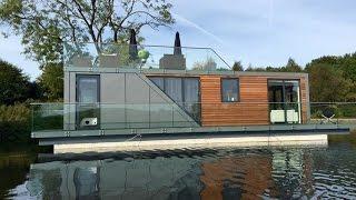 The houseboat by Bluefield Houseboats