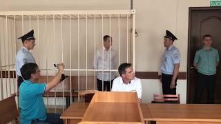 26.07.2019 Суд избирает меру пресечения Олегу Ладыкову. Олег Ладыков отвечает на вопросы судьи