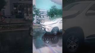 50 lakh dub gye. Toyota Fortuner Vs TATA Harrier accident video #fortuner #tataharrier #roadaccdient