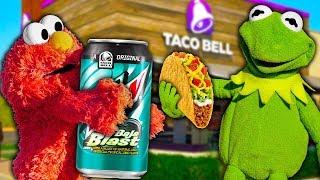 Kermit the Frog and Elmo SURPRISE Taco Bell Employees in Drive Thru!