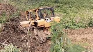 CAT D6R XL bulldozer only senior operators can do this