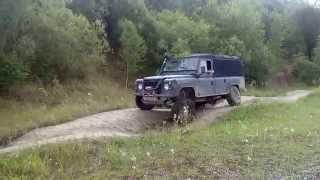 Landy 110 Defender Offroad Verschränkung