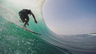 Big Barrel Surfing Racetrack Uluwatu ( pov surf )