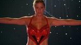 Nicole Eggert Gets Injured Diving - Splash