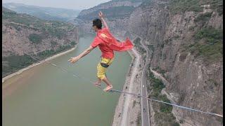 Live: Chinese slackliner braves crossing the Yellow River