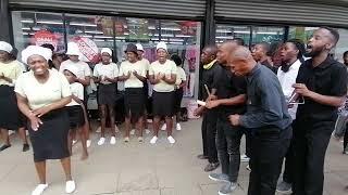 REATLEGILE COMMUNITY CHOIR - Ndisondela Kuwe