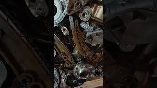 BMW 4.0D N57 Releasing new timing chain tensioner... Satisfying