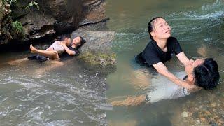 The young couple camped, searched for food - cooked by the stream, a very happy day