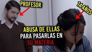  UN PROFESOR HACE COSAS A SUS ALUMNAS CONTRA SU VOLUNTAD EN LOS BAÑOS DE LA ESCUELA