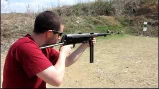 Shooting the WWII German MP40, full auto