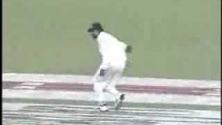 Murali Bowls Leg Spin - Cricket