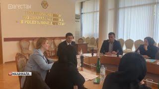 Омбудсмен Джамал Алиев провел встречу с сообществом «Сила матерей»