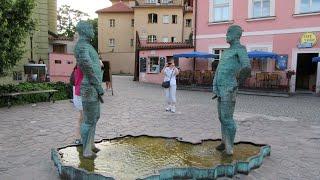 Peeing Statues in Prague-Filmed in 1080pee!