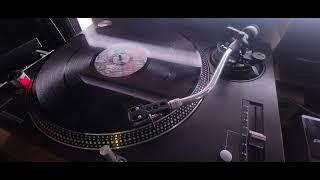 Pioneer DJ XDJ-XZ vs Denon DJ Prime 4 Phono Preamp.