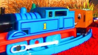 Thomas the Tank Engine TOMY Playset & Trackmaster Thomas Train - Fake Thomas and Friends Toys