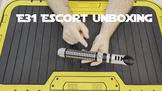 TXQ E31 Escort - Neopixel Lightsaber Unboxing and review