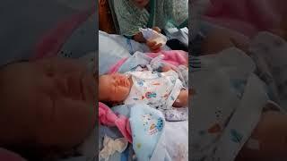 Cara membangunkan bayi yang tidur terus