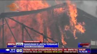 Gedung Delapan Lantai di Medan Terbakar