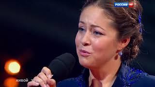 Алена Петровская- Очередь за счастьем (Главная сцена )