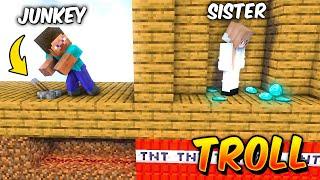 Trolling My Sister in Minecraft (Very Funny)