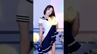 Korean BJ HyeMing 혜밍 Steals the Show with a Sexy Dance and Twerk in White Sailor Outfit! #afreecatv