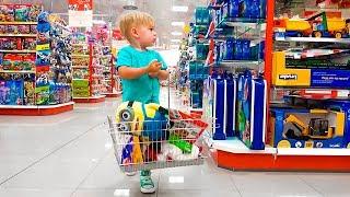 Дэни покупает игрушки Deni go to Shopping in Toy Store Let`s go shopping song for kids