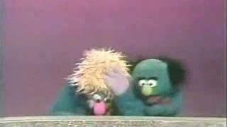 Classic Sesame Street - Harvey Kneeslapper "3 sticks"