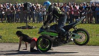 SEXY GIRL BIKE STUNT SHOW - GERMAN RACEWARS 2016