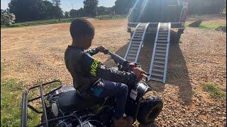 7 YEAR OLD UNLOADS HIS $300 GAS 4 WHEELER(ATV) & PREPARES TO RIDE FOR HIS FIRST TIME VLOG #6