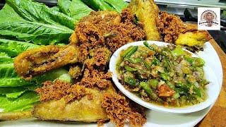 AYAM GORENG PALING ENAK, AYAM BUMBU OPOR PLUS KREMESAN DAN SAMBEL PECAK.